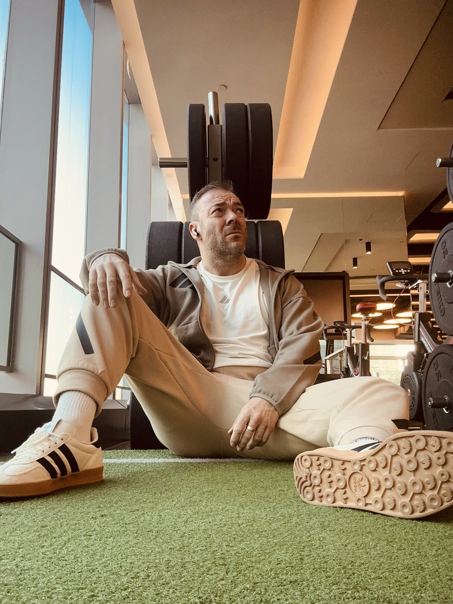 ThraXtonius's tweet photo. That three stripe life… #adidastraining https://t.co/wQbx3DjVWs