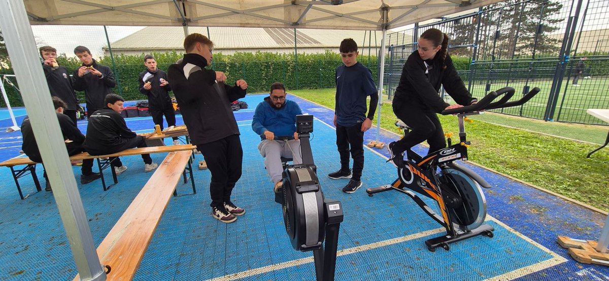 pompiers78's tweet image. #solidaire | Les habitants de la @VilledeTriel se joignent au défi rameur des @pompiers78 de la caserne de @ChanteloupLV dans le cadre du @Telethon_France ! 👏👏👏