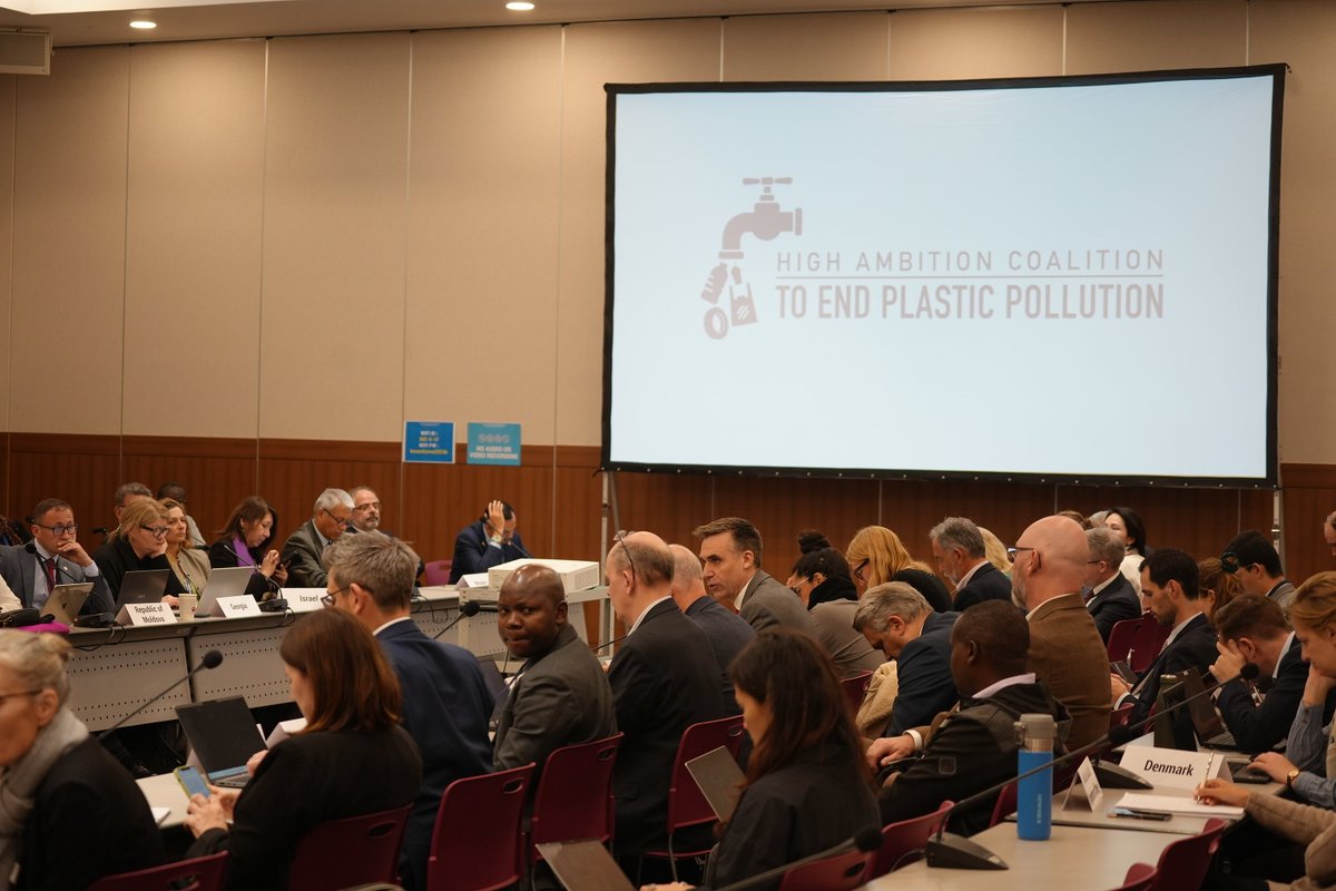 Ministry of Environment - Rwanda (@environmentrw) on Twitter photo At the Global Plastics Treaty negotiations in Busan🇰🇷, Min. <a href="/Dr_Uwamariya/">Dr. Valentine Uwamariya</a> co-chaired a meeting of the <a href="/HACplastic/">High Ambition Coalition to End Plastic Pollution</a> and the INC Chair, <a href="/LuisVayasEc/">Luis Vayas Valdivieso</a>.
The Coalition reiterated its call for an ambitious treaty that ends plastic pollution through a full life-cycle approach.
#INC5 At the Global Plastics Treaty negotiations in Busan🇰🇷, Min. <a href="/Dr_Uwamariya/">Dr. Valentine Uwamariya</a> co-chaired a meeting of the <a href="/HACplastic/">High Ambition Coalition to End Plastic Pollution</a> and the INC Chair, <a href="/LuisVayasEc/">Luis Vayas Valdivieso</a>.
The Coalition reiterated its call for an ambitious treaty that ends plastic pollution through a full life-cycle approach.
#INC5