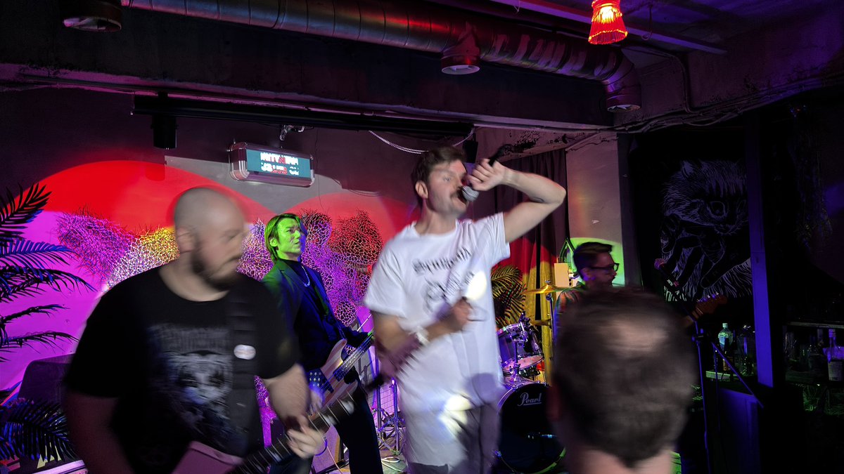 HxC_BlackMurder's tweet image. Fail Fast 공연 시작 #FailFast #페일패스트 #야옹 #InfinityClub #인피니티클럽 #신촌 #Sinchon #서울 #Seoul