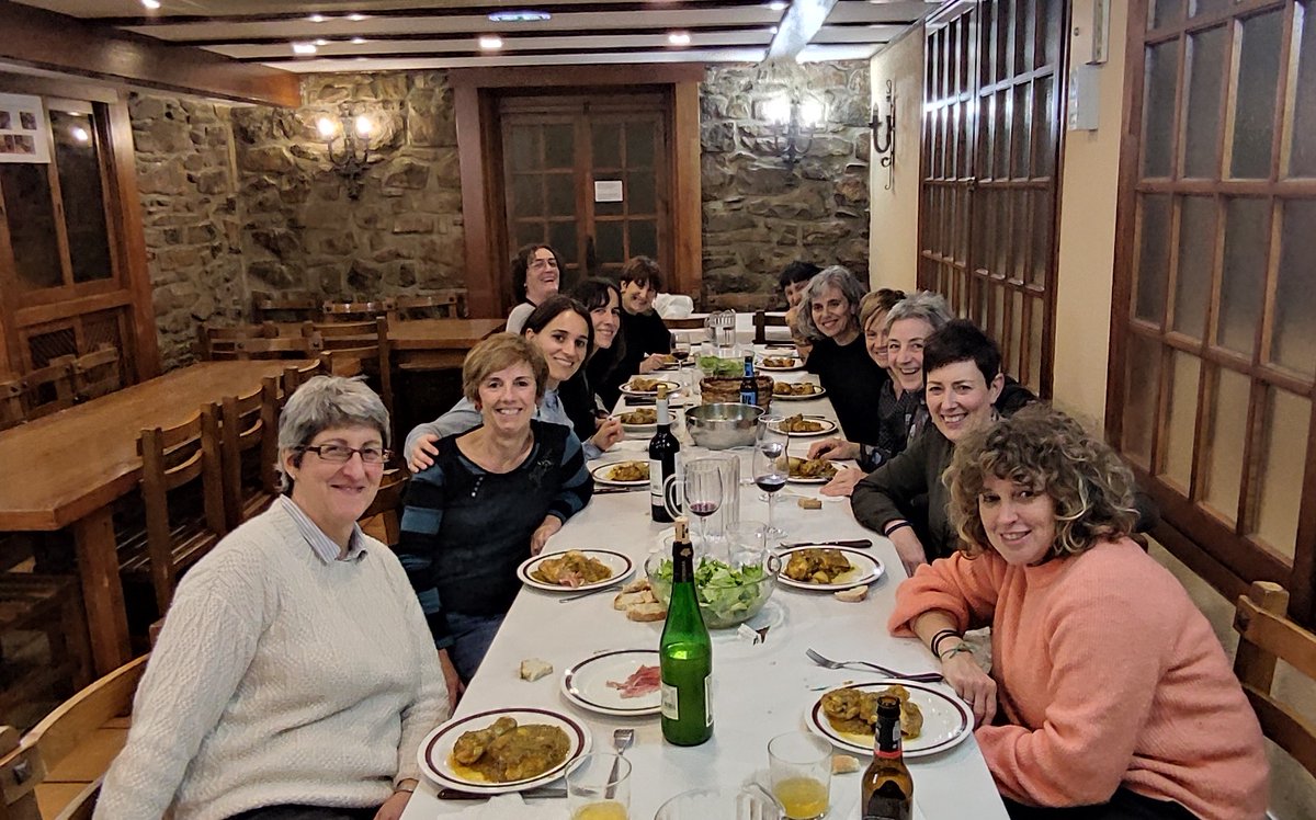 Bat bukatu eta bestea hasi! 2025eko Torreauzoko lasterketa prestatzen hasi gara jada. Gorde ekainaren 29a gurekin atxintxika egiteko!
#torreauzolasterketa <a href="/abixaran/">abixaran</a>
<a href="/urratspodologia/">@urratspodologia</a> <a href="/lanascoop/">Lana S. Cooperativa</a> <a href="/BodegasZintzo/">Bodegas Zintzo</a> #zuatzu