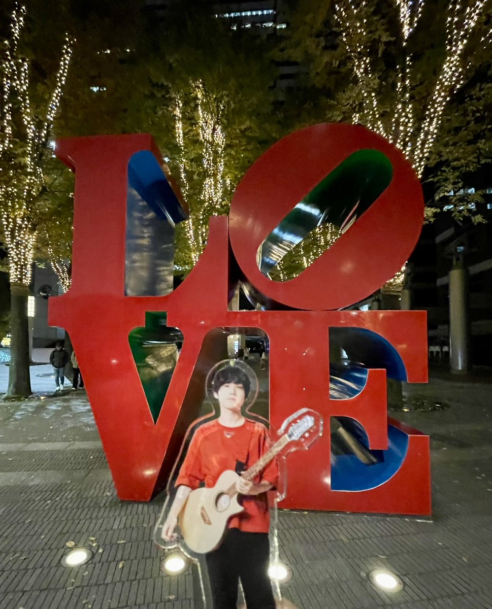 pleasuresummit's tweet photo. ♥️梶原岳人さん♥️
Birthday Live
「人生のライブ vol.2 ～ここから編～」
に行ってきました🎤🎸🎶

バンド名 #Kokokara  も発表され
声優＆ソロ＆バンドでの活躍が
益々楽しみです🙌🏻✨️

会場近くにある有名すぎるオブジェと📸

 #梶原岳人 さん
 #プレサミ https://t.co/qupmaUQihH