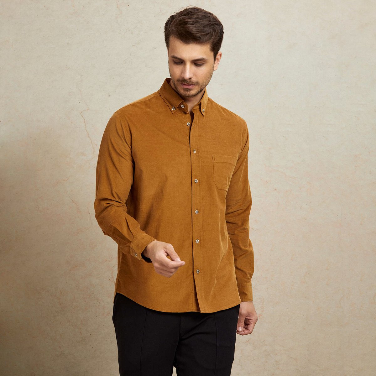 SmileCollection's tweet photo. Croxton Kadife Erkek Gömlek | https://t.co/Gf0QfBOgNM

%100 Pamuk

- Kadife dokusuyla kış ayları için ideal
- Düğmeli Yaka
- Custom fit kalıp

Detaylı Bilgi ve Sipariş: https://t.co/916VgDiG0J

Bizi Takip Edin:
İnstagram: https://t.co/Fa5m0WAbAU
Facebook: https://t.co/Y35YC9nCHW https://t.co/KFL5Il1V00