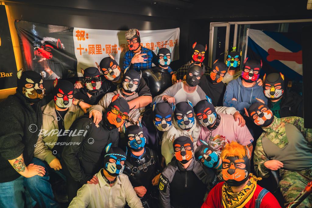 十戒哥哥生日快乐！（太多狗子了@不过来🤣有意愿可以在评论区冒个泡嘿嘿
🎂<a href="/X_Laws_ShiJie/">X-Laws-ShiJie</a> 
📷<a href="/xiaogouzi32/">Philip叁-餐的八公</a> 
🍸<a href="/25321559Sade/">林迦💫ⓁⒾⓃⒼⒶ</a>