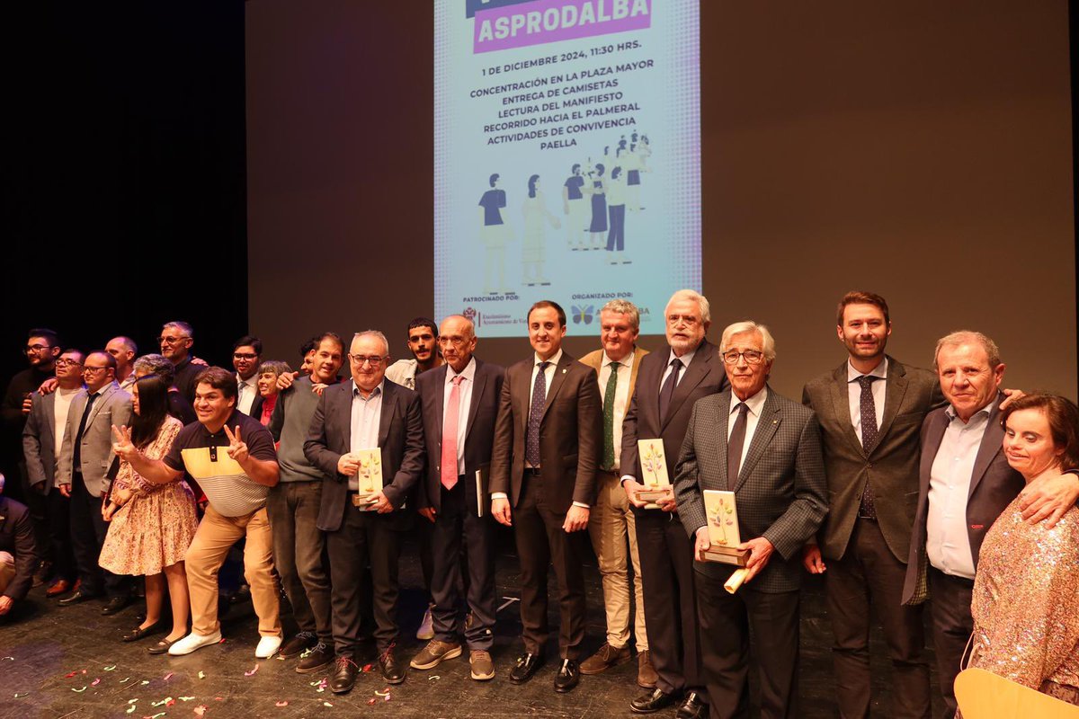 FrancisBellido's tweet photo. La gala de Asprodalba nos ha vuelto a recordar lo importante de trabajar juntos por la inclusión real de las personas con discapacidad intelectual. Enhorabuena a los premiados. Sigamos construyendo comunidad.

@IguadadAND l
@AlmeriaJunta https://t.co/8aOOjlw8jI