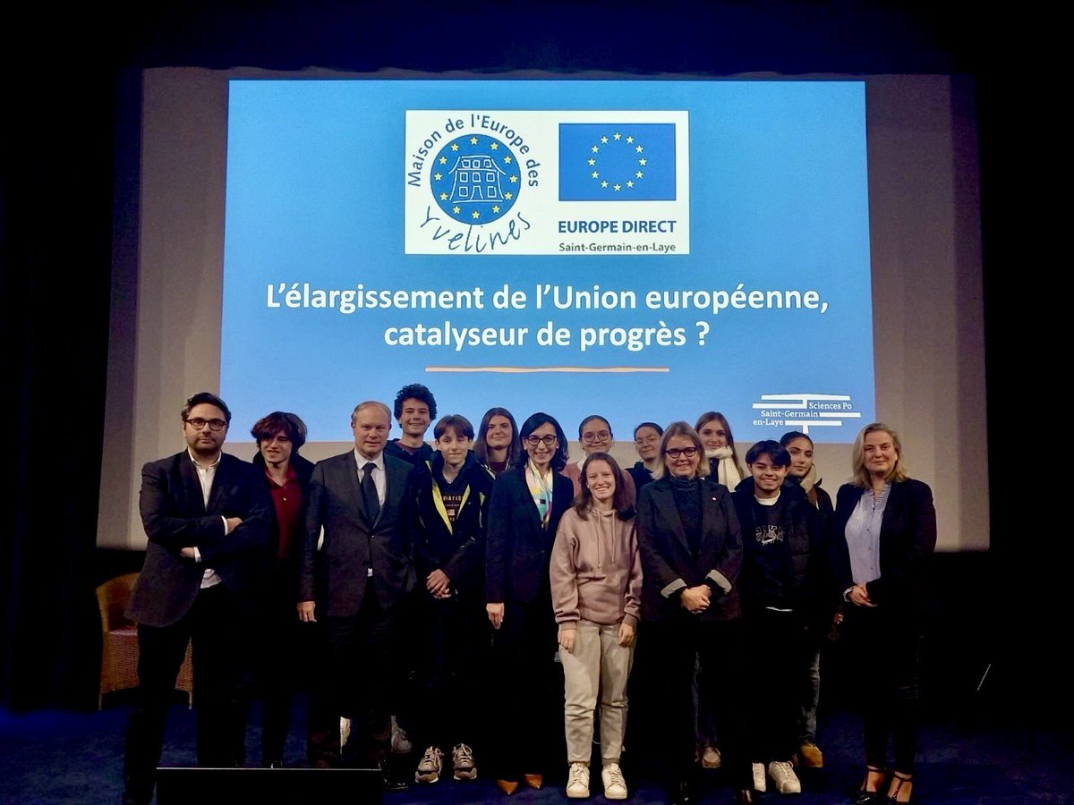 Corina Calugaru (@corina_calugaru) on Twitter photo Conférence ‘l’Elargissement de l’🇪🇺: catalyseur de progrès’ à <a href="/MdEYCIED/">Maison de l'Europe des Yvelines - Europe Direct</a> et @sciencesposgl avec Ambassadeur @Troccazrene et Sénatrice <a href="/MartadeCidrac/">Marta de Cidrac</a>. Bonne échanges sur le reformes et la determination forte de🇲🇩à avancer sur le parcours🇪🇺. Merci <a href="/FranckEdard/">Franck Edard</a> pour les débats. Conférence ‘l’Elargissement de l’🇪🇺: catalyseur de progrès’ à <a href="/MdEYCIED/">Maison de l'Europe des Yvelines - Europe Direct</a> et @sciencesposgl avec Ambassadeur @Troccazrene et Sénatrice <a href="/MartadeCidrac/">Marta de Cidrac</a>. Bonne échanges sur le reformes et la determination forte de🇲🇩à avancer sur le parcours🇪🇺. Merci <a href="/FranckEdard/">Franck Edard</a> pour les débats.