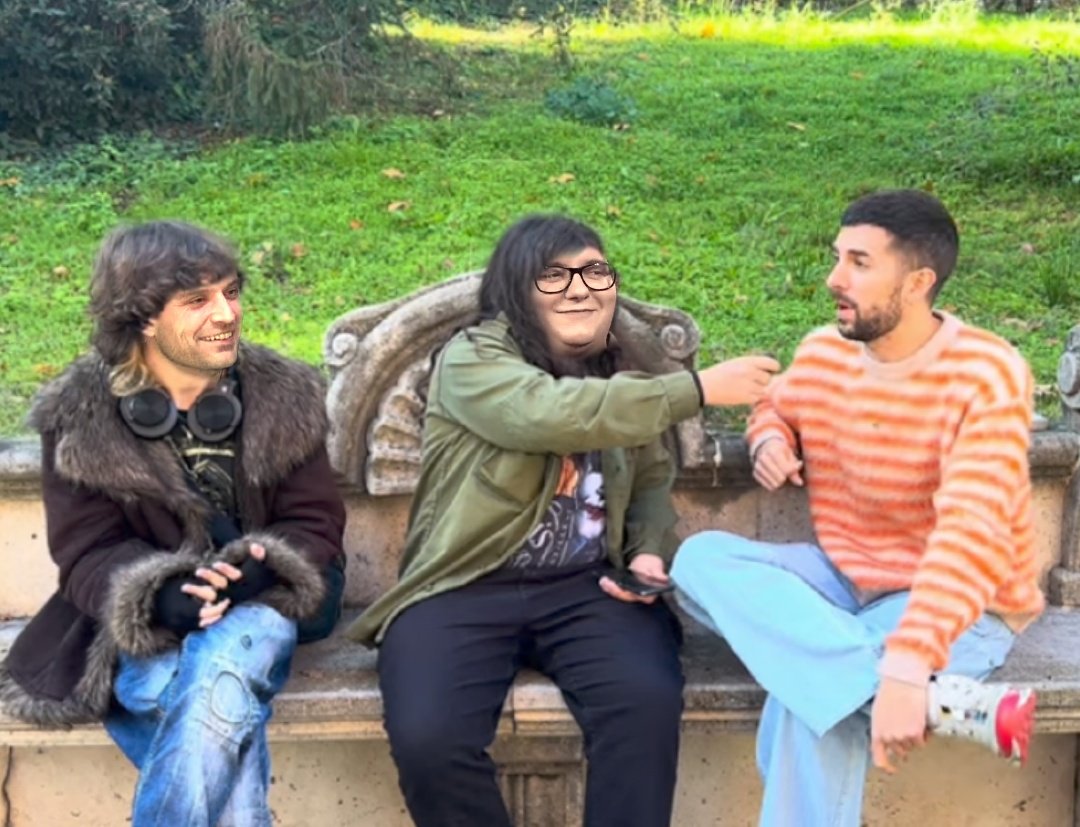 rubenperiflu's tweet photo. A falta de #QuietoTodoElMundo...
Con el murciano y el otro... Murciano
@FacuDiazT @maltorres #QTEM 
@dtv_murciano @ZORRORIFICO https://t.co/ydmzxnRbLR