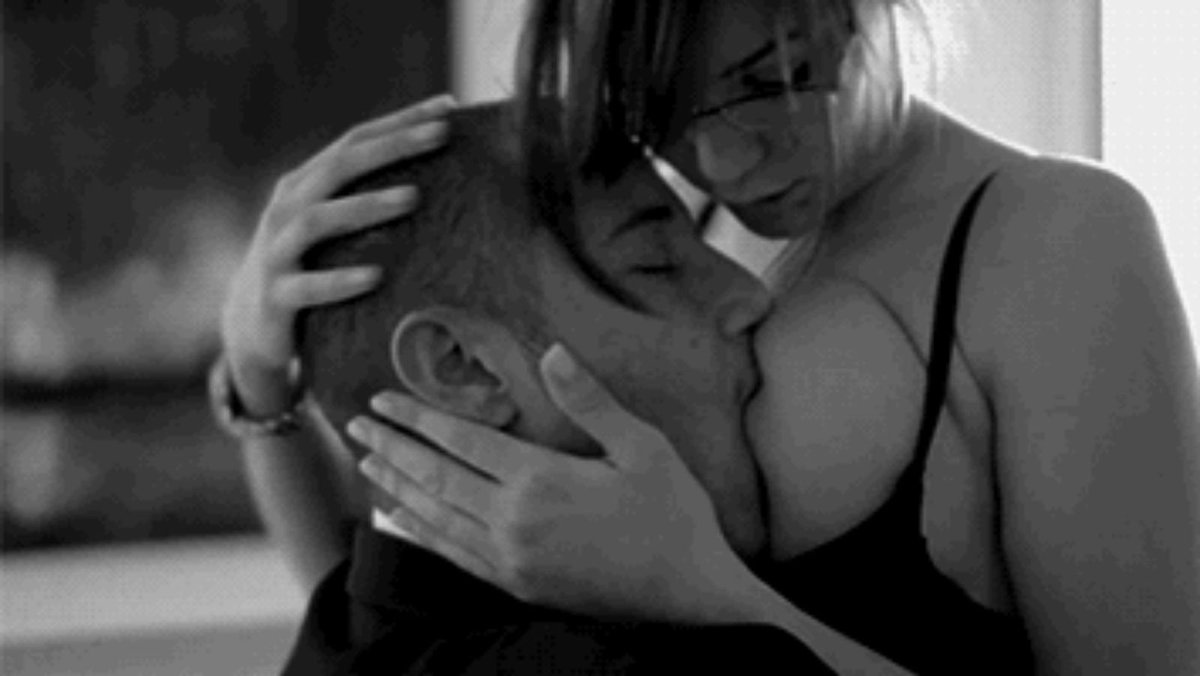 velamma_2's tweet photo. Hungry?? 🤤 #hungry #milk #MilkLove #MILKBAG #milking #desire #desi #milf #hot #Hotbit #hotwife #couplekissing #couplekiss #couplevideo #couplestherapy #couple #couples #couplegoals #CouplesGoal https://t.co/siLc5apDFY