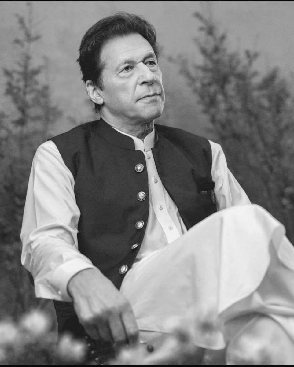 عمران  خان  کو  جیل  سے  شفٹ  کرنے  کی  تیاری  کی  جا  رہی  ہے۔  فیصلہ  ہو  گیا۔  زرائع
عمران  خان  کو  گزشتہ  چند  دنوں  جیل  میں  اذیت  دی  گئی  انکی  میڈیکل  کنڈیشن  مکمل  ٹھیک  نہیں  ہے۔  زرائع

#ImranKhan  #Pakistan