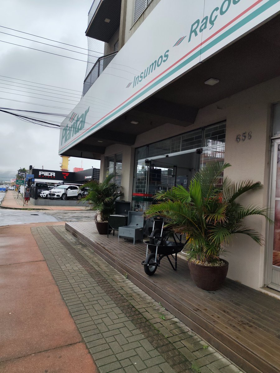 marcos_dsv's tweet photo. E depois de quase 15 anos, chegou meu último dia. Só tenho a agradecer todo esse tempo de aprendizado e pelas pessoas que conheci. Sentimento de tristeza por deixar esse lugar e também de alegria por encontrar uma nova casa. Boa sorte pra mim ✨ https://t.co/xdQ3wnrDjp