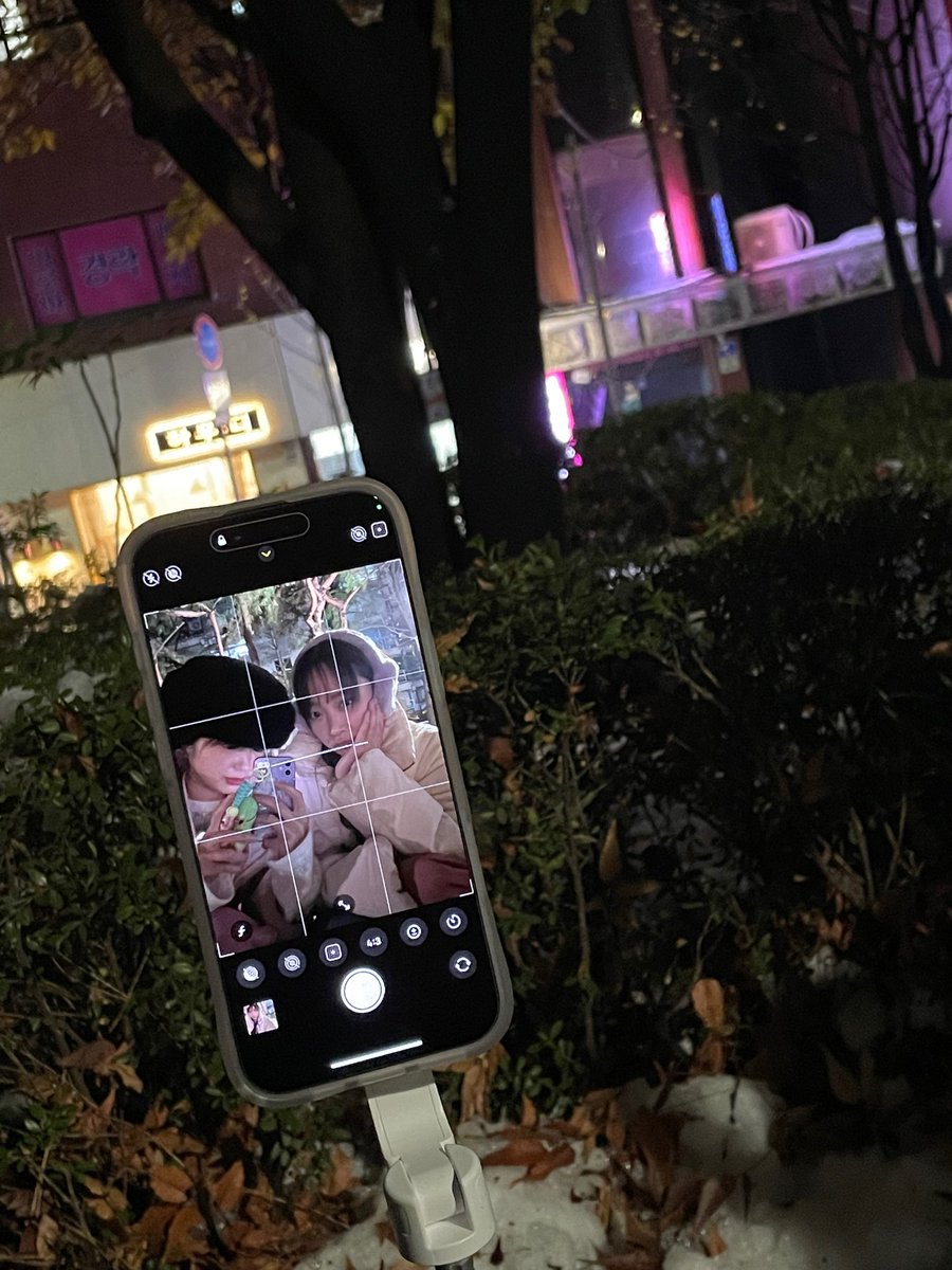 Ditamin_Team's tweet photo. [Dita Weverse Update] [241130]

뭐야뭐야 벌써 11월 마지막 날이라니… 시간 너무 빠르다 그치!? ㅜㅜ 
I miss you all🥺🫶🏼
What are you most excited about in December??? 🥰 ((you know the answer I’m expecting😏😏😏 HAHAHA))
[ + November photo/video dump ]

🔗 https://t.co/pn7lf55iGT https://t.co/umsU4q4HWx