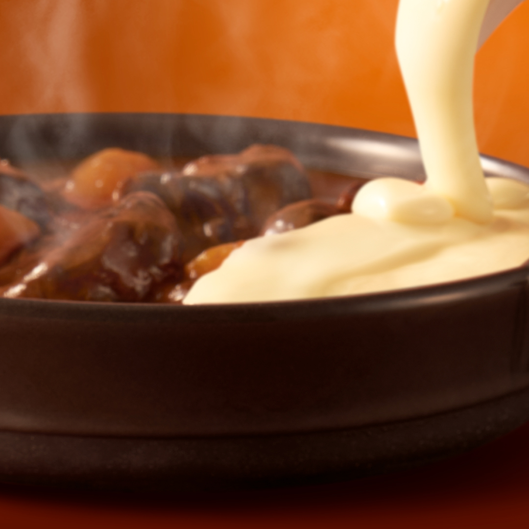 McDonaldsJapan's tweet photo. 新しいビーフシチューパイの
味のイメージです。

#とろ〜りチーズのビーフシチューパイ
12/4(水)新発売 https://t.co/lfI1ybmwwV