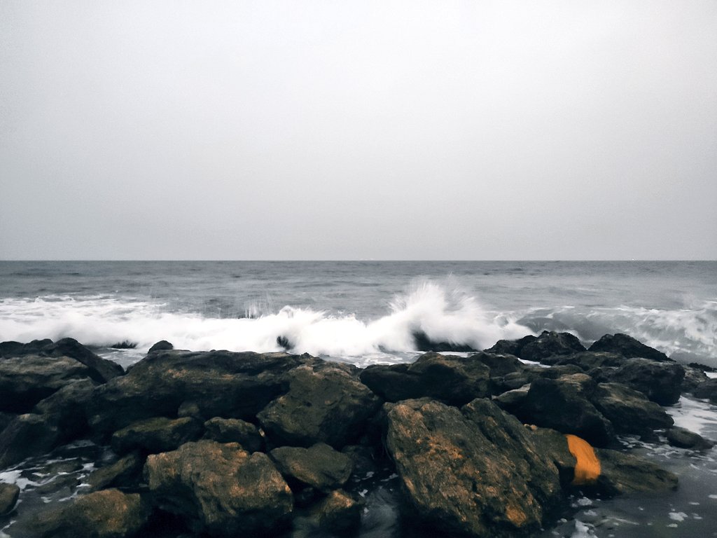 thy_SaNe_PsYcHo's tweet photo. Aaaandd #beach again.lets extend this thread of everytime a beach visit till i die of this loneliness thinking time is relative and has no specific value. https://t.co/IMxxiPUJNf