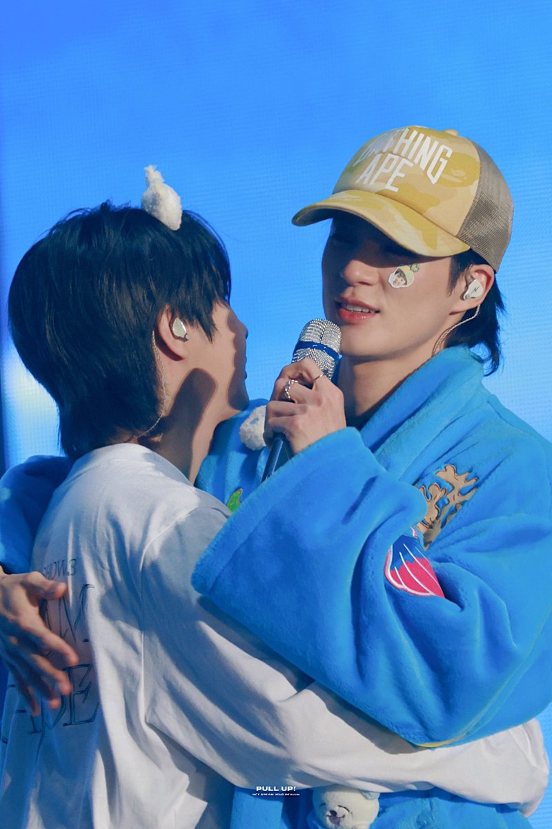 ppppuuuuoooo's tweet photo. 241130 TDS3 day2

제노 런쥔 안아..

#제노 #JENO 
#런쥔 #RENJUN https://t.co/zP6qhjgdlU