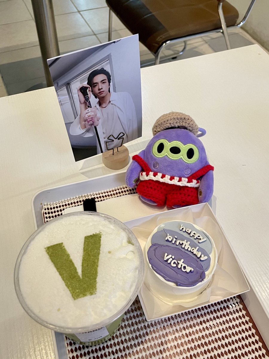 dnnapatt's tweet photo. ����🍷🪑🪞🌹
#PROXIEVictor #VisionOfThe20thVICTOR
#VICTORClubPromNight
#PROXIEth https://t.co/8eJd5LdhPl