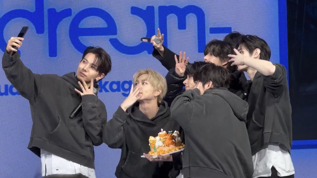 happy 4th enniversary my 7 🤍