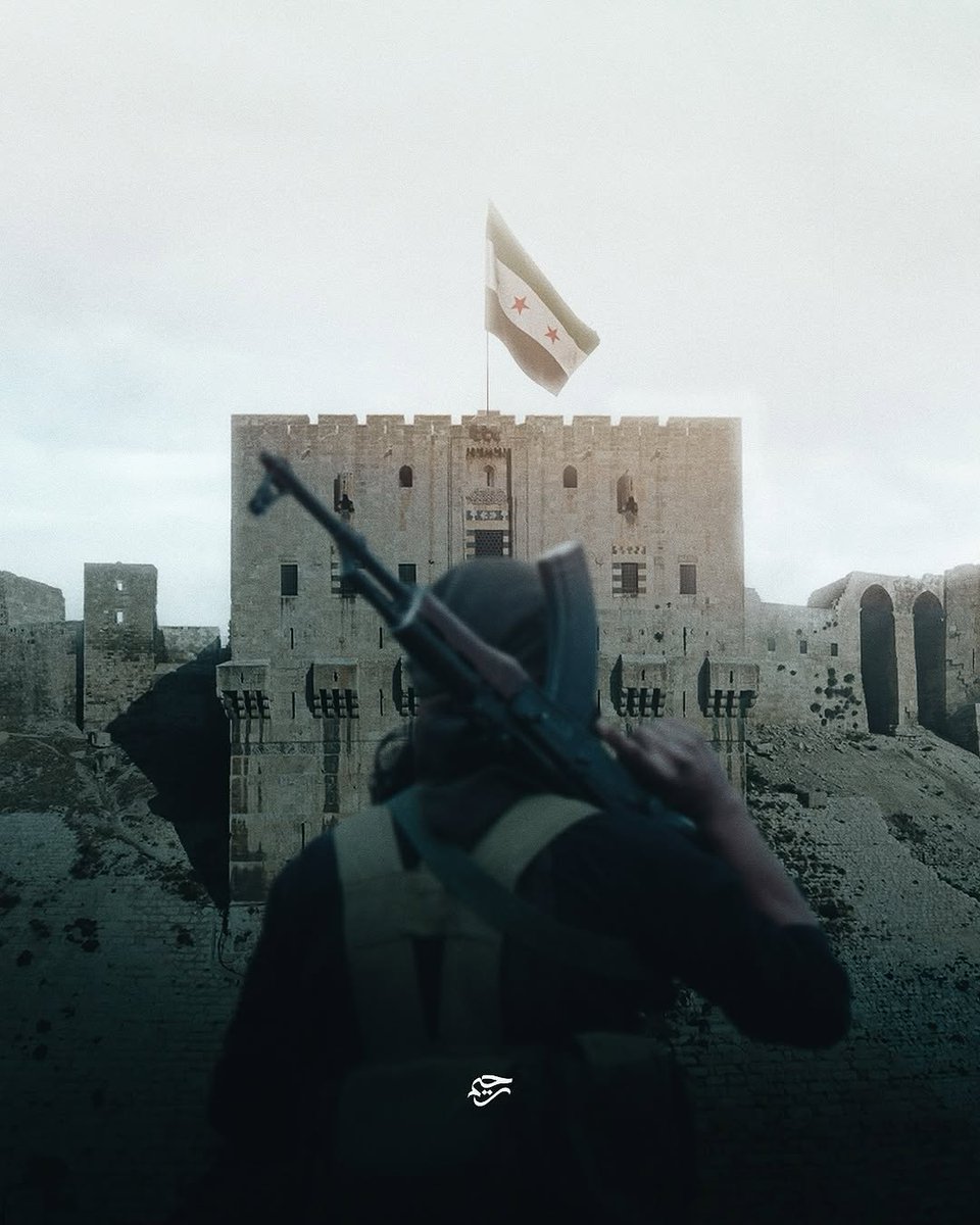 "كل هذه السنوات وقسد تعيد ترتيب صفوفها وتتلقى الدعم لتكون سندًا للنظام، رغم العداء الذي يظهر في الإعلام. الحقيقة أنها أداة بيد إيران والحشد الشيعي، ووجودها يشكل خطرًا كبيرًا على حلب وكل المناطق المحررة. علينا أن نكون على يقظة، فالمؤامرة أكبر مما يبدو."