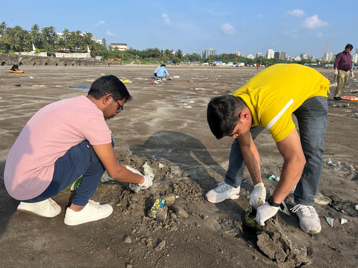 Beach Warriors India (@beachwarriors) on Twitter photo Date -16/11/24
#JuhuBeachCleanup
#Week353
✨ Two Hands, Endless Possibilities✨
A special shoutout to <a href="/TransworldTweet/">Transworld Group</a> for your unwavering support in this mission. Together, we’re making waves of change. 🙏🏻 Date -16/11/24
#JuhuBeachCleanup
#Week353
✨ Two Hands, Endless Possibilities✨
A special shoutout to <a href="/TransworldTweet/">Transworld Group</a> for your unwavering support in this mission. Together, we’re making waves of change. 🙏🏻