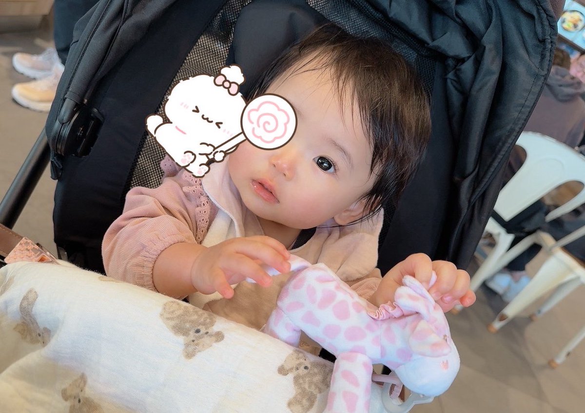 amu69dn's tweet photo. アルバム写真選択してたんだけど、
寒くて鼻赤くなってたり、帽子取ったら髪くちゃくちゃになってるの最高に可愛い₍ ᐢ. ̫ .ᐢ ₎🎀 https://t.co/vJEvSVwJBy