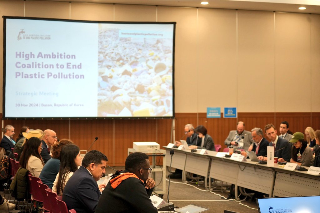 Rwanda Environment Management Authority (@rema_rwanda) on Twitter photo Today in Busan🇰🇷, DG <a href="/Juliet_Kabera/">Juliet Kabera</a> and <a href="/ErlendDraget/">Erlend Draget</a> of 🇳🇴 co-chaired a meeting of the High Ambition Coalition to End Plastic Pollution ahead of the final day of Global Plastics Treaty negotiations.
The <a href="/HACplastic/">High Ambition Coalition to End Plastic Pollution</a> is calling for an ambitious treaty that ends plastic pollution. Today in Busan🇰🇷, DG <a href="/Juliet_Kabera/">Juliet Kabera</a> and <a href="/ErlendDraget/">Erlend Draget</a> of 🇳🇴 co-chaired a meeting of the High Ambition Coalition to End Plastic Pollution ahead of the final day of Global Plastics Treaty negotiations.
The <a href="/HACplastic/">High Ambition Coalition to End Plastic Pollution</a> is calling for an ambitious treaty that ends plastic pollution.