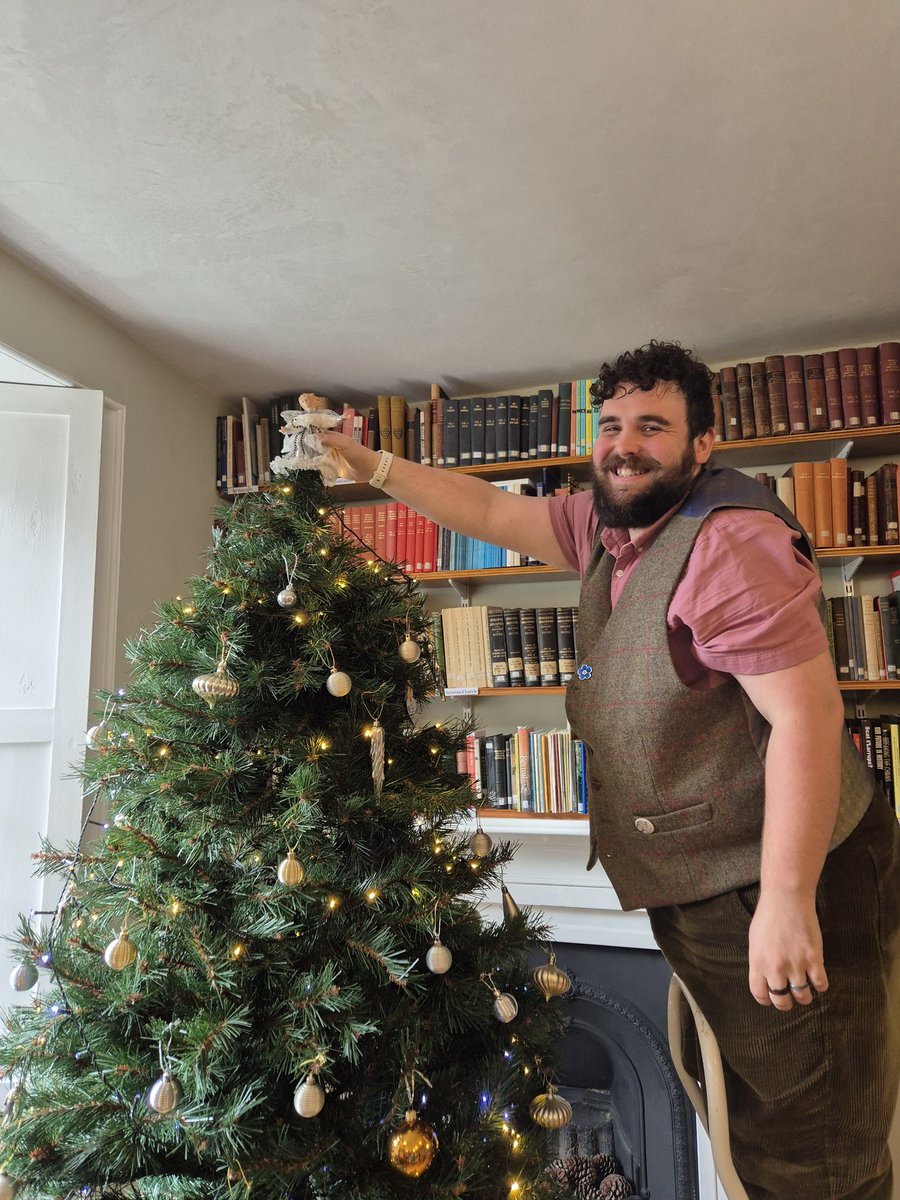 morrablibrary's tweet photo. It's getting oh so close to Christmas time, and James and our library volunteers are trimming the tree! Check our website for upcoming events during the festive season.
#ChristmasTree #Volunteers #LibraryVolunteers #ChristmasEvents #ChristmasInTheLibrary https://t.co/JnrhFxwoyI