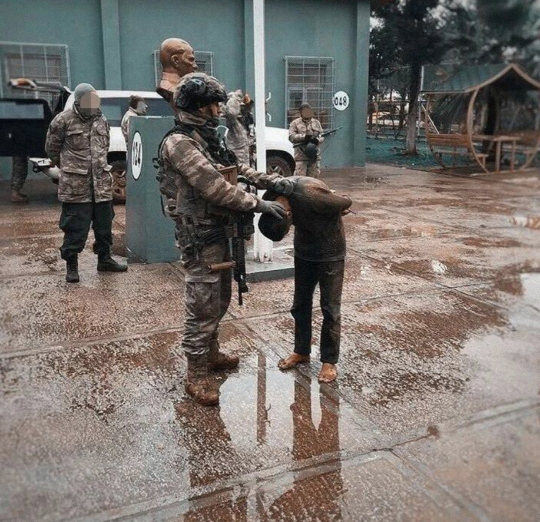 BİRİLERİVAR tweet media