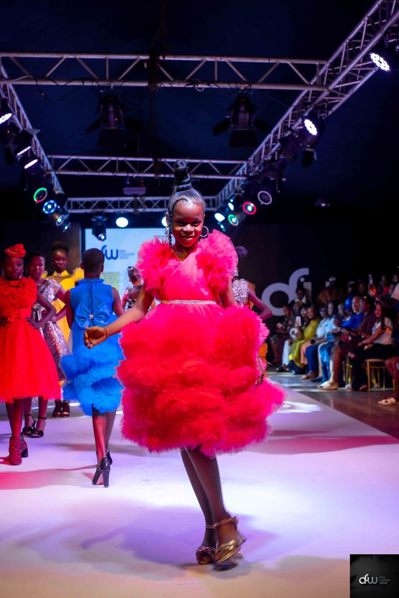 abafashionweek's tweet photo. Kweens &amp; Kings Bespoke wowed at #AbaFashionWeek2024 with elegant sequin ball gowns, blending royal grandeur with modern flair. Each bespoke piece radiated luxury, femininity, and event formality. True elegance on the runway!  

Sponsors;
@keystonebankng
@BetKingNG 
@PiseProject https://t.co/4UkQ8xNjjA