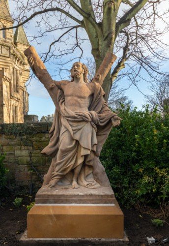 Happy St Andrew's Day! 

Can you guess where this statue of Scotland’s patron saint is located?