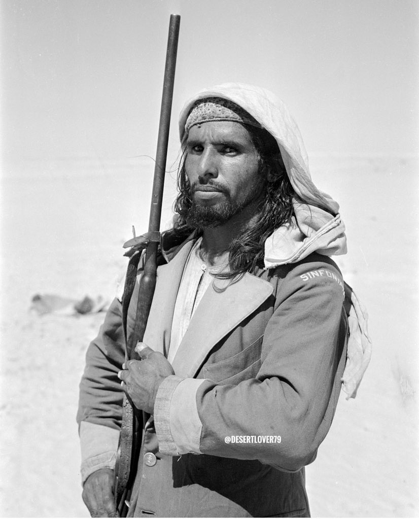 Qhta10ni's tweet photo. انا من الحرص صدري نار وهاجه
تاخيرة الواجبه تاكل ��عاليقي 

واللاش عزمه ردي والراس ثلاجه 
مايحتزم به ولاينصى من الضيقي https://t.co/gMAIwhcoQS