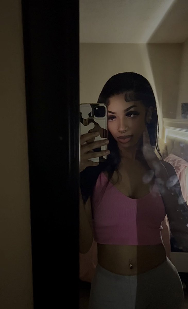 All2Alina's tweet photo. Hi wallets 🎀 https://t.co/UAcgCr9Omf