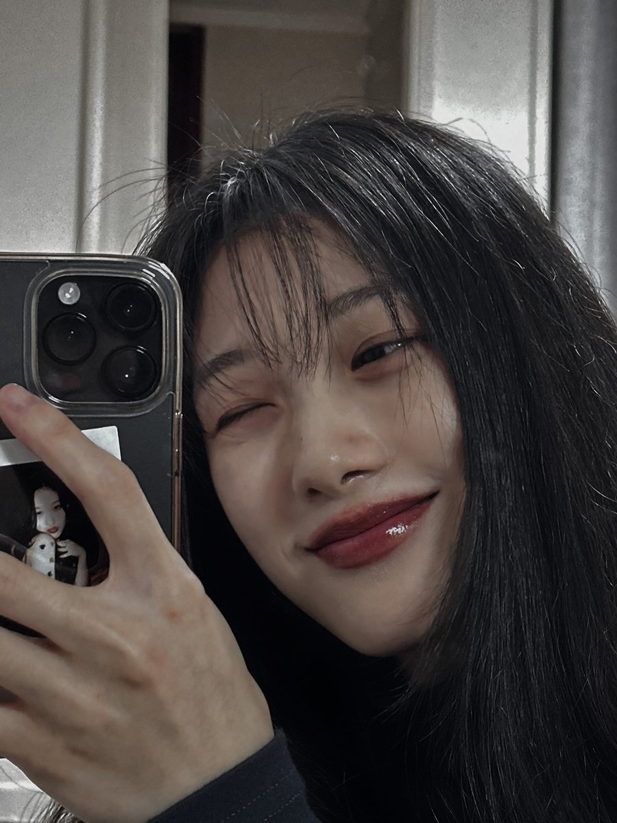 蔡, ANINDYA CANTIKA MOREN. tweet media