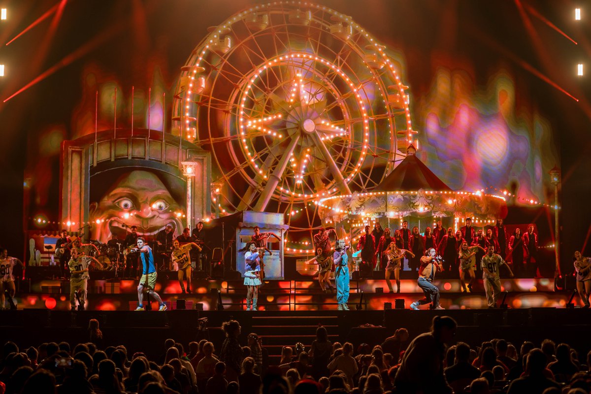 Dit weekend is de Sint in het Sportpaleis samen met alle Studio 100 helden! Ook nieuwkomer Waiko is erbij en goed nieuws, want iedereen is braaf geweest! 🥳