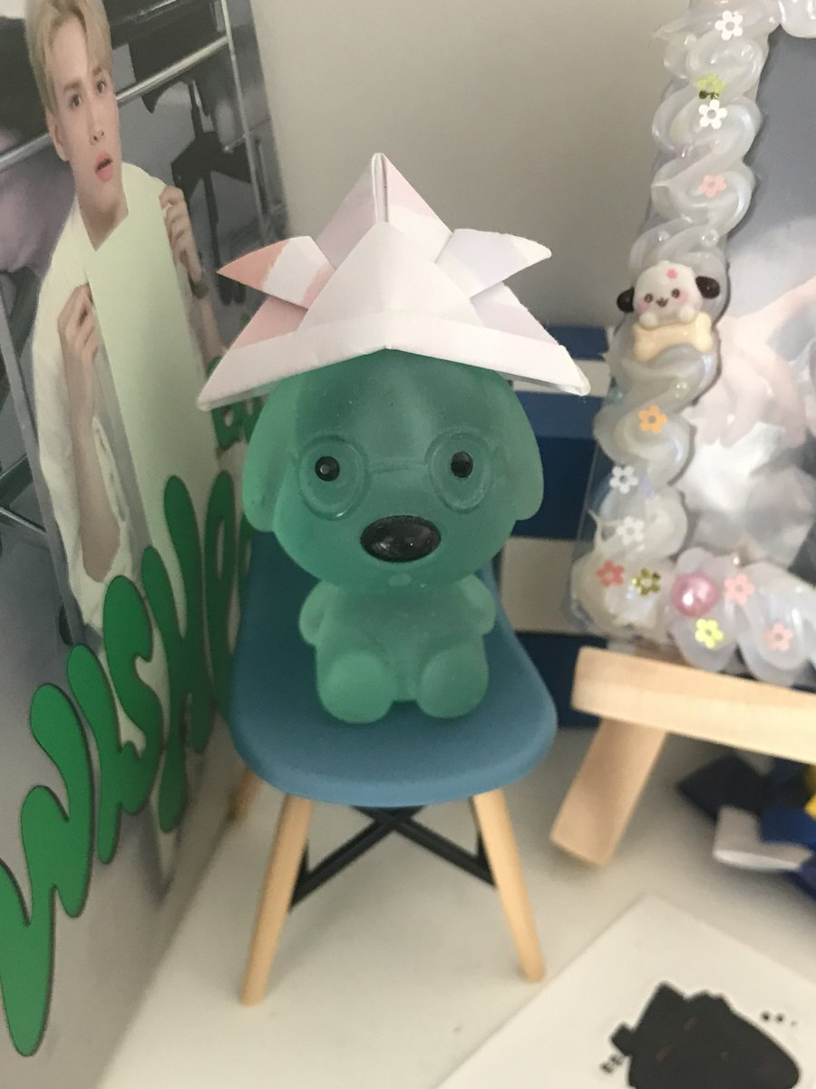 jaytagged's tweet image. Got jay to name his friend on my shelf and he named him ✨Jelly Meister✨. He added the Meister bc the lil guy is wearing glasses so his name gotta sound smart 🤭