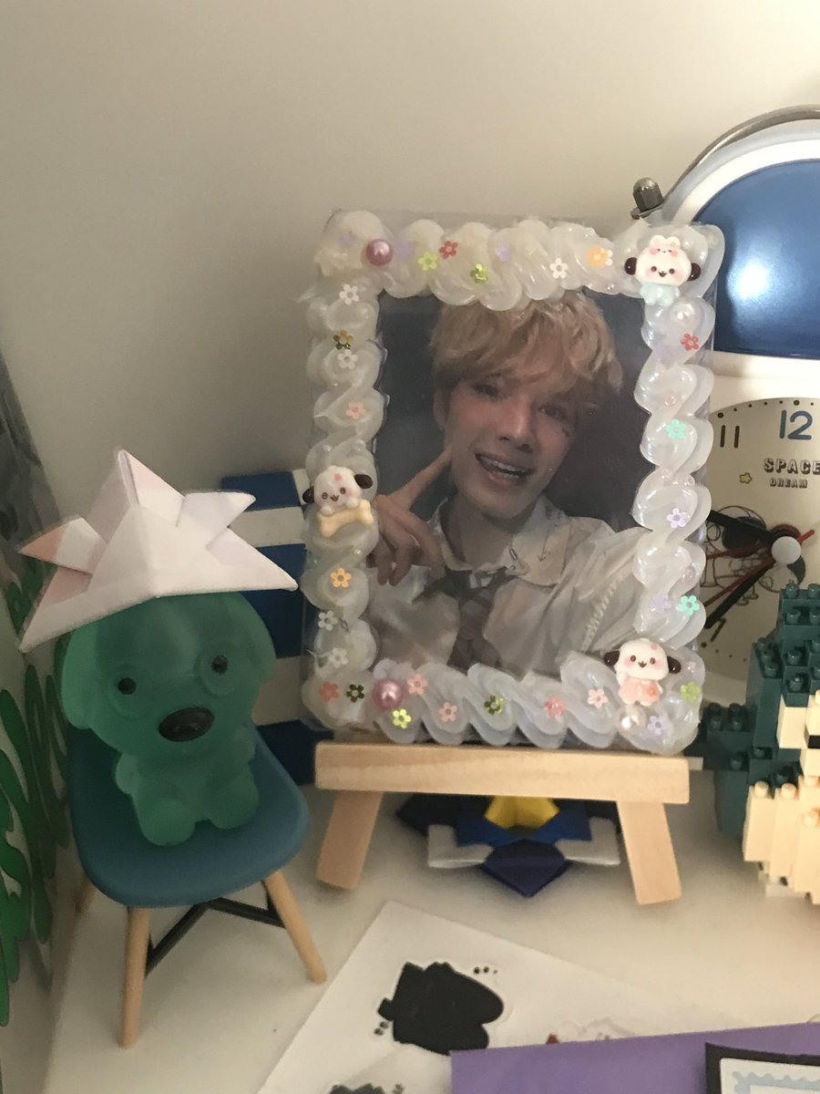 jaytagged's tweet image. Got jay to name his friend on my shelf and he named him ✨Jelly Meister✨. He added the Meister bc the lil guy is wearing glasses so his name gotta sound smart 🤭