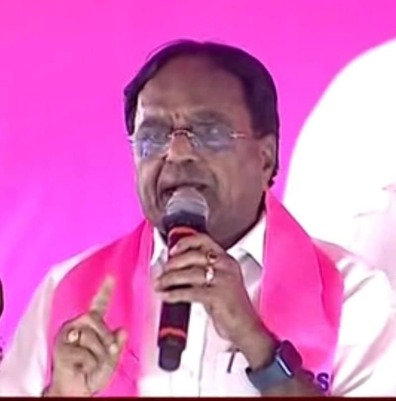 PonnalaLaksmiah's tweet photo. Office@Ponnala
Watching
#Rythu #Panduga #Samburalu @ #Mahabubnagar , #Cmrevanthreddy
#MakeBelieve #Publicity #PublicMeeting
#HaHaHa
Will be live on #Fb IMMEDIATELY with my reply after #CM Speech
Ponnala Lakshmaiah
#TELANGANA #BRS https://t.co/BtY6qI1hev