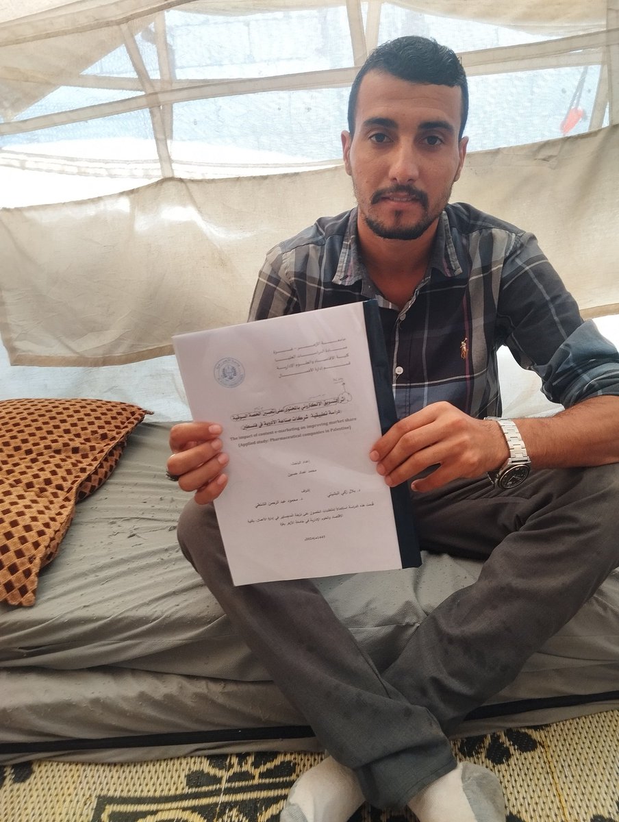 mohammedIhysse's tweet photo. Today, I am incredibly happy and wanted to share my joy and this great achievement with you all 💔. Despite the hardships we’re facing in Gaza war, today Al-Azhar University sent me my graduation certificate for my Master's degree, which I defended amidst the war and the sounds of artillery. My wish now is to soon begin pursuing my dream of completing a PhD 💔.