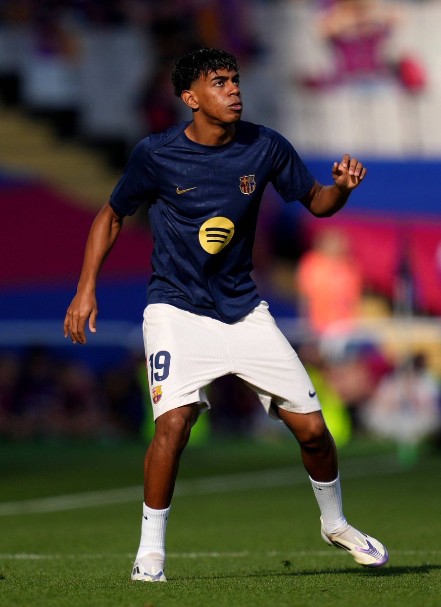 Lamine Yamal, back on the bench for Barça today against Las Palmas. 🏃🏼