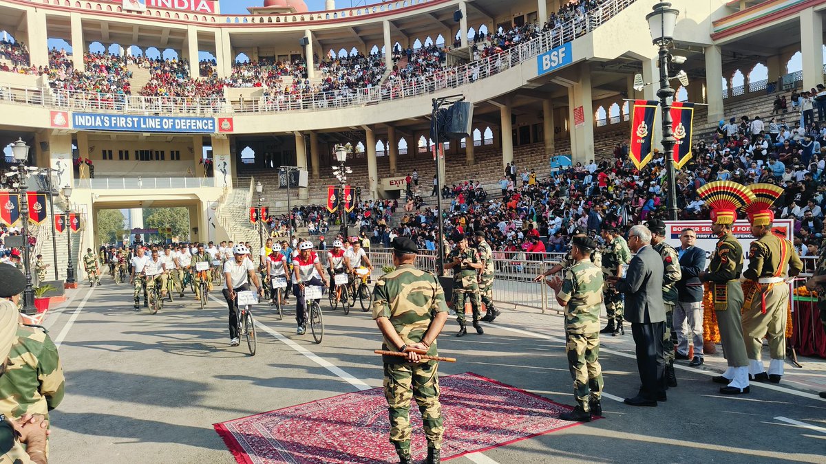BSF_Punjab's tweet photo. 𝐁𝐒𝐅’𝐬 𝐀𝐧𝐭𝐢-𝐃𝐫𝐮𝐠 𝐂𝐲𝐜𝐥𝐞 𝐑𝐚𝐥𝐥𝐲 𝐂𝐨𝐧𝐜𝐥𝐮𝐝𝐞𝐬 𝐒𝐮𝐜𝐜𝐞𝐬𝐬𝐟𝐮𝐥𝐥𝐲 𝐚𝐭 𝐉𝐂𝐏 𝐀𝐭𝐭𝐚𝐫𝐢

The Cycle Rally organized by @BSF_Punjab to commemorate the 60th BSF Raising Day, aimed at raising awareness and combating drug abuse, successfully concluded at JCP Attari, Amritsar, on the eve of the 60th BSF Raising Day.

Dr. Atul Fulzele, IPS, IG BSF HQ Punjab Frontier, hosted a grand welcome at JCP Attari. He felicitated the BSF Punjab Frontier Cyclists team, who led the eight-day journey, in the presence of senior BSF officers, personnel, media, schoolchildren and a large crowd gathered to witness the Retreat Ceremony.

Flagged off on 23rd November from JCP Sadqi, the rally covered over 500  km across Punjab's border towns and villages in Fazilka, Firozpur, Tarn Taran, Gurdaspur, and Amritsar. Organized by @BSF_Punjab to raise awareness about drug abuse and smuggling, it received overwhelming support from over 500 local participants, including local youth, students and officials. Their enthusiastic involvement attracted large crowds, amplifying the rally's message on the critical issue of drug abuse in the border region.

IG BSF expressed heartfelt gratitude to everyone associated with the rally’s grand success, acknowledging their role in widely disseminating its vital message across the region.

The rally is an integral part of the #BSF’s community engagement efforts, aimed at promoting a drug-free environment, especially in border regions threatened by narcotics smuggling. It underscores BSF’s commitment to securing the nation’s borders, enhancing societal well-being, and combating drug abuse

#BSFRaisingDay
#BSFEmpoweringYouth
#SayNoToDrugs
#BSFAt60

@BSF_India @HMOIndia @PMOIndia @DGPPunjabPolice @PIBHomeAffairs @ANI @narcoticsbureau @MIB_India @FinMinIndia @timesofindia @the_hindu @IndianExpress @punjabkesari