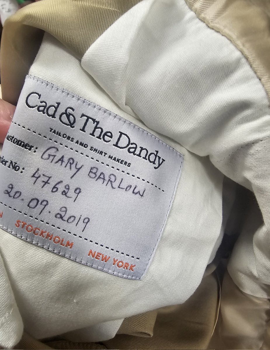 AaronDelays's tweet image. Just found one of @GaryBarlow's suits in a local charity shop and Mark Owen was having a post brunch nap in the inside pocket. I didn't wake him...