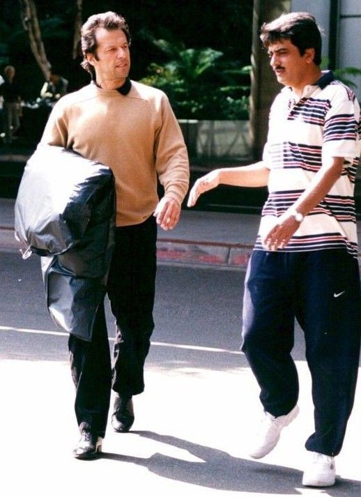 مجھے بس اتنا بتا دیں ؟۔                                  ۔ .
گولی کیوں چلائی کس کے کہنے پر چلائی ۔کس نے کہا پاکستانیوں کو قتل عام کرو۔۔

#گولی_کیوں_چلائی