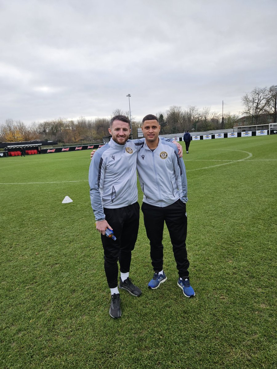 Hungerford Town FC (@hungerfordtown) on Twitter photo We have arrived <a href="/hanwelltownfc/">Hanwell Town (Toon) FC</a>
Let's do this lads
Warmup and lineup incoming
π€π€π€π€ We have arrived <a href="/hanwelltownfc/">Hanwell Town (Toon) FC</a>
Let's do this lads
Warmup and lineup incoming
π€π€π€π€