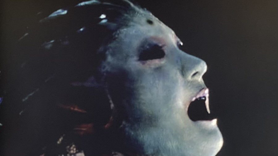 ゼイラム2 ☆4.6
お宝カマライトを巡りバウンティハンター軍団に狙われるイリア、再び巻き込まれる鉄平と神谷。そして現れたどこか見覚えのある支援戦闘ロボ！
稲荷ゼイラムとしごでき神谷がハイパー格好良い続編！神懸かった能面の顔芸に伝説の自作コスBH軍団と今作も観所満載！三人の絆も尊い傑作！