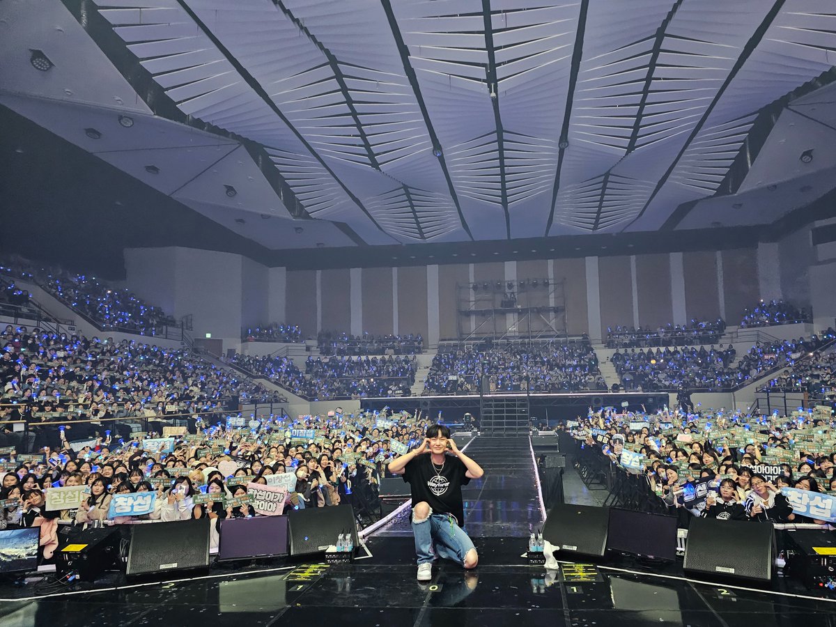 📸] ✨241130 이창섭 단독 콘서트 〈#TheWayfarer〉 서울✨

처음이라 더 설레고 행복했던 전국투어의 시작💙
여행자 zz6섭 군의 쉼터인 멜로디와 함께여서
더 든든하고 즐거웠답니다 (˵ •̀ ᴗ - ˵ ) ✧

🍑.oO(잠깐‼️ 우리 여행은 이제 시작인 거 알지⁉️)

#이창섭 #LEECHANGSUB #일구구일 #1991년