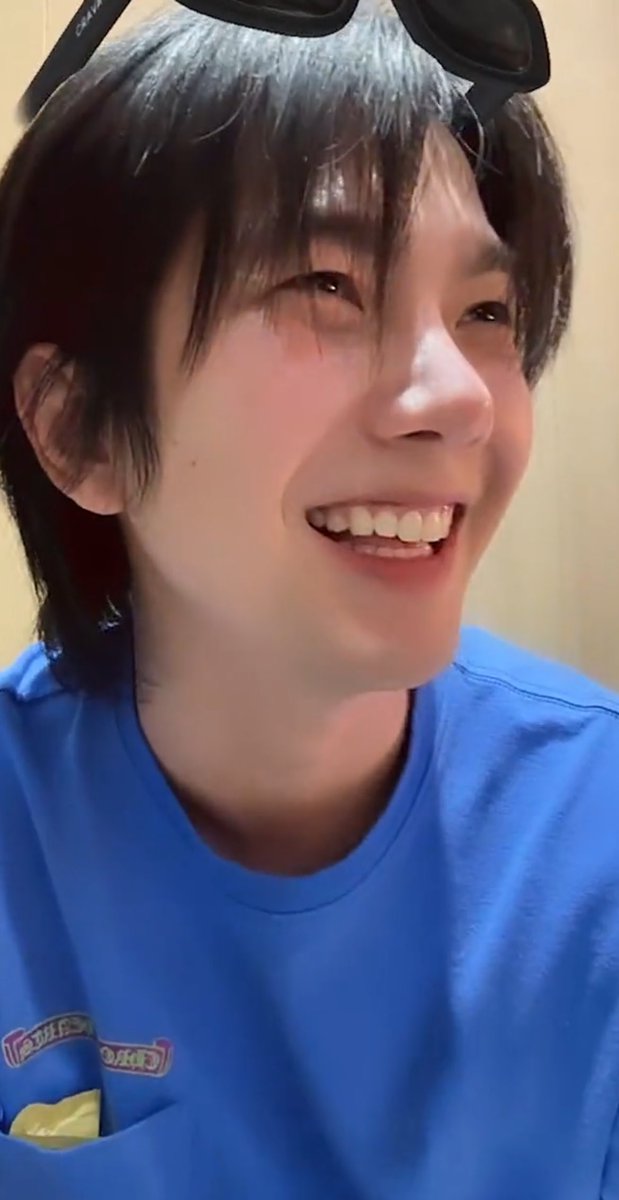 bluuniverse0406's tweet photo. จะมีสีชมพูไหนน่ารักกว่าสีชมพูที่แก้มบิวหรอ ไม่มีนะ 

@JakeB4rever 
THE GLEAM LIVE WITH BIU #TheGleamConcert https://t.co/xktUnGbXQV