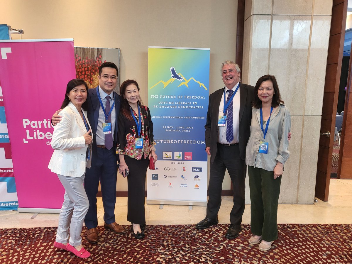 merleneemerson's tweet image. We are supporting Phil Bennion for VP of @liberalinternat #FutureofFreedom #SantiagodeChile