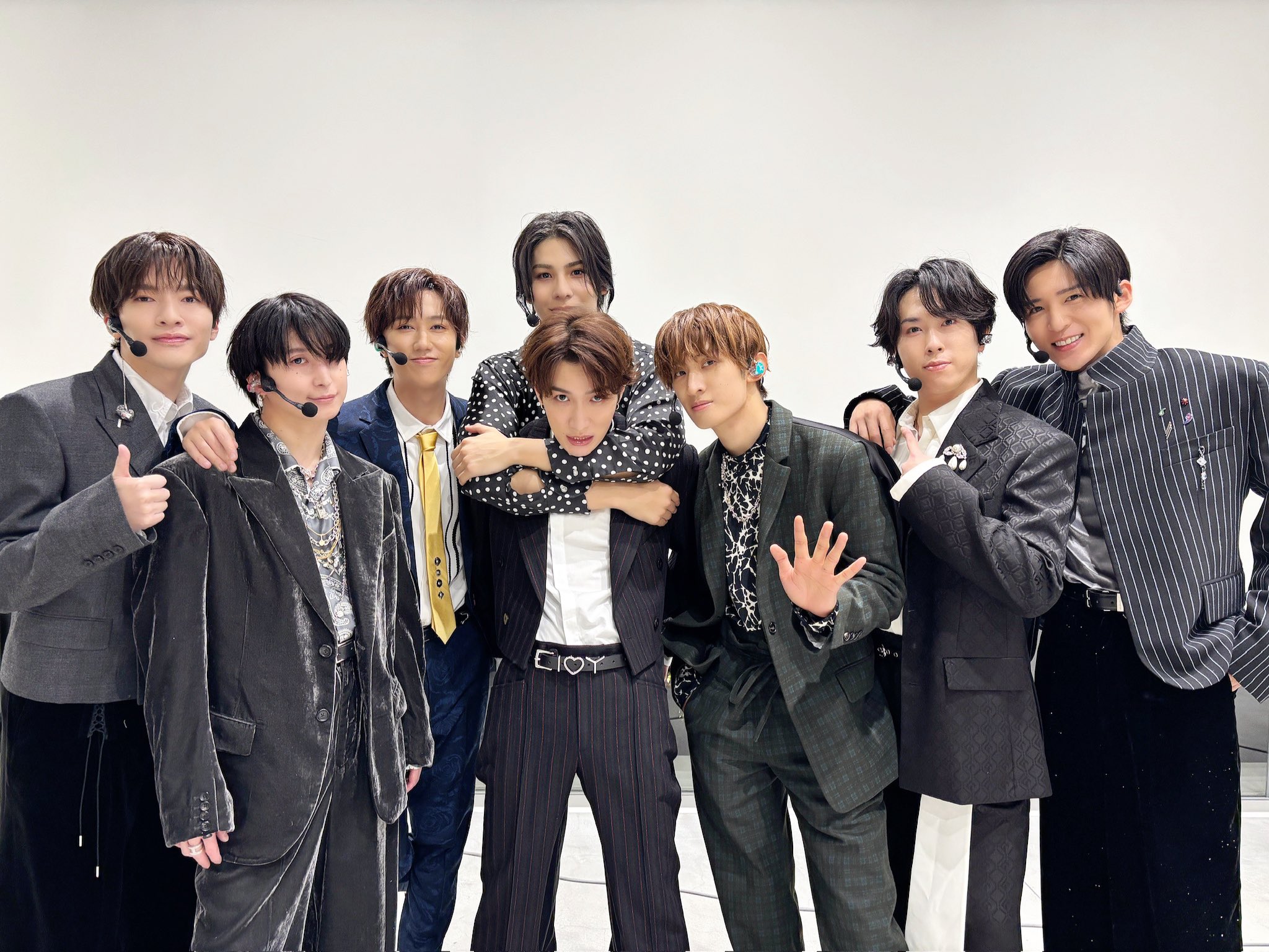 Snow Man - ようページ Yahoo!オークション - b192 SixTONES Snow Man 唇クイズ 4ページ