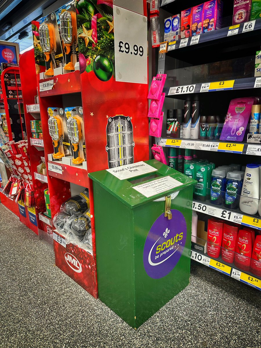 AlcesterScouts's tweet image. We are ready to receive, collect and deliver your Christmas cards! Drop them off at one of our four post boxes:
🎄Alcester Library
⛄️Waitrose
🎅🏻Tesco Express
❄️Simply Fresh 
Let us send your Christmas wishes and by doing so you’ll be supporting our local Scout group.