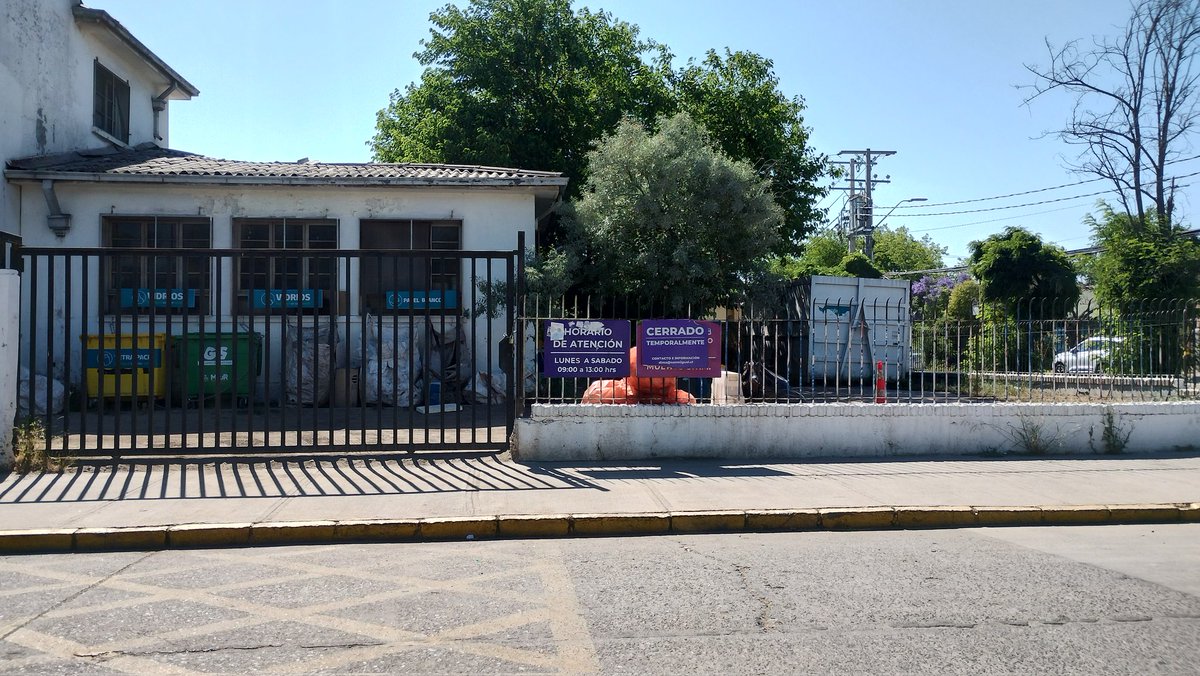 Hasta el último momento la gestión de <a href="/erikamartinez_o/">Erika Martinez 🌳</a> en la municipalidad  de <a href="/SanMiguel_CL/">Municipalidad de San Miguel</a> dando pena. Que bueno que se van