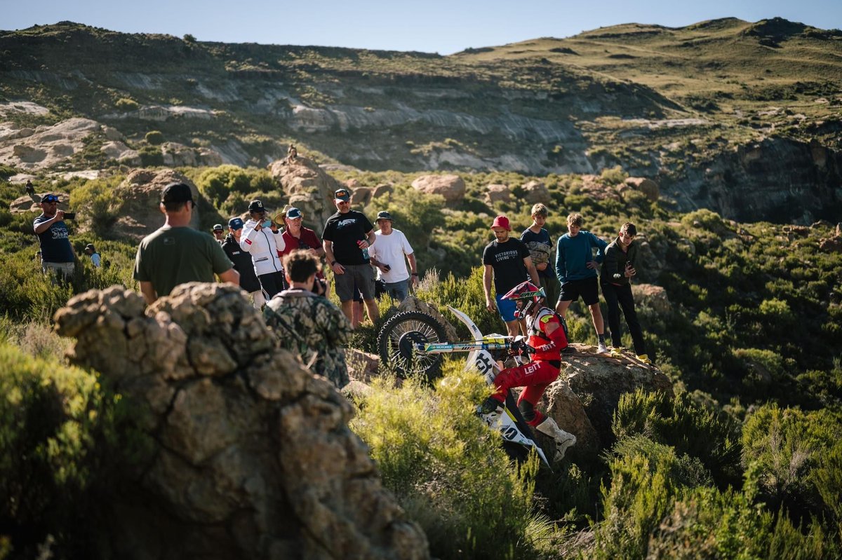 Tselatours's tweet photo. Did you know? Lesotho is The Roof of Africa because of its stunning mountains, high-altitude landscapes, and peaks like Thabana Ntlenyana (3,482m), it’s the only country entirely above 1,000m. #TselaTours #RoofOfAfrica #ExploreLesotho https://t.co/ZXY0nwElrt