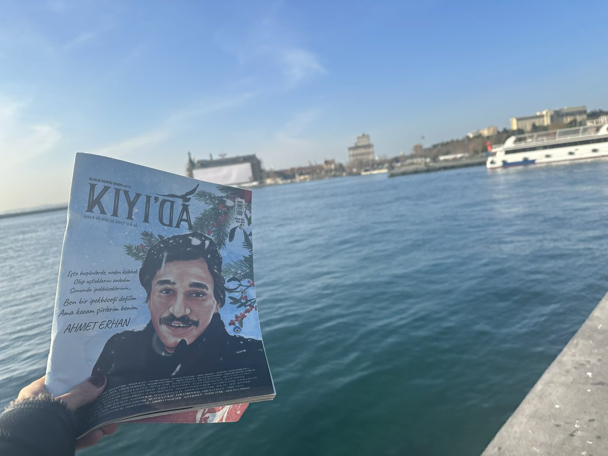 Mis gibi Kadıköy havası🌸❤️ 
Deniz kokusunu hissederek okuyalım📘